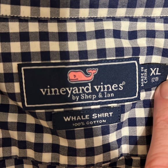 Vineyard Vines Button Down NavyCheckered - Picture 4 of 4